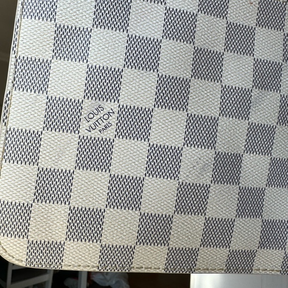 LOUIS VUITTON wristlet purse - Picture 4 of 9